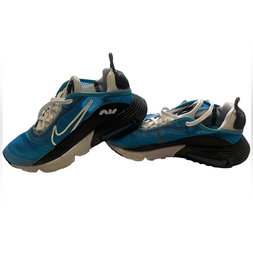 Nike Air Max 2090 Boys Size 4 Youth Sneakers